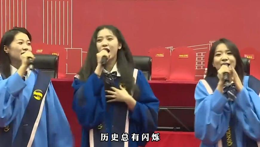 全网最爱发钱的老板回应作秀质疑,香港2025年澳门资料图库,广泛的解释落实方法分析_移动版V5.67